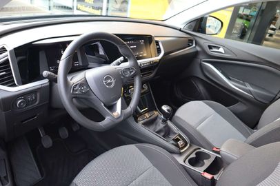 Car image 14