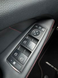 Car image 32