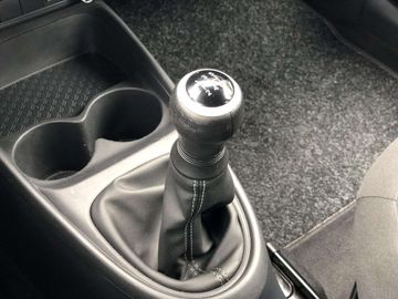 Car image 30