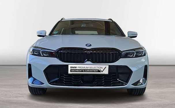 BMW 330 e Touring xDrive 215 kW image number 2