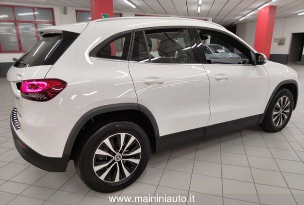 Mercedes-Benz GLA 200 4Matic 120 kW image number 3