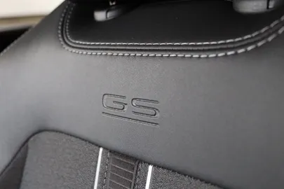 Car image 35