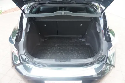 Car image 38