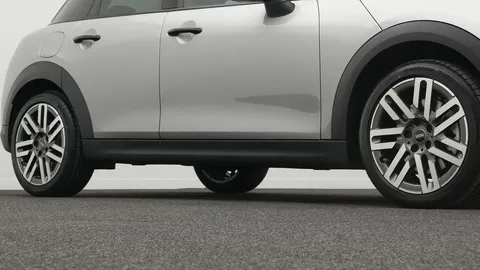 Car image 22