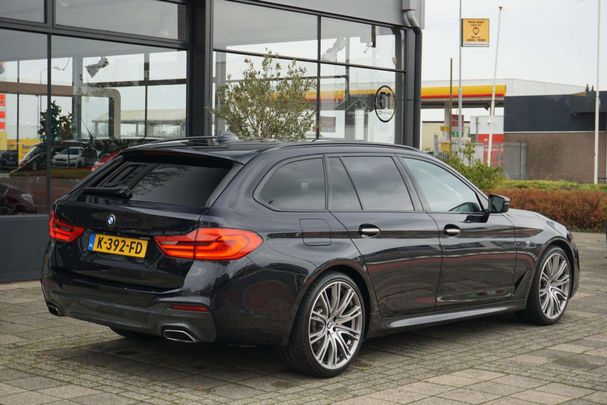 BMW 540i Touring xDrive 250 kW image number 3