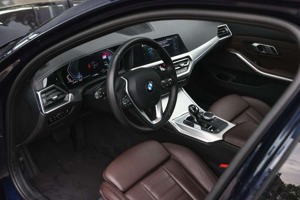 BMW 330 e Luxury Line 215 kW image number 8