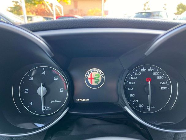 Alfa Romeo Giulia 2.2 Diesel Veloce 154 kW image number 13