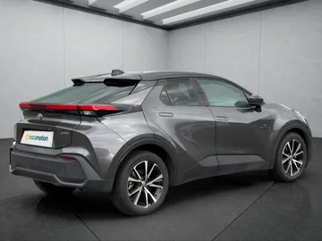 Car image 3