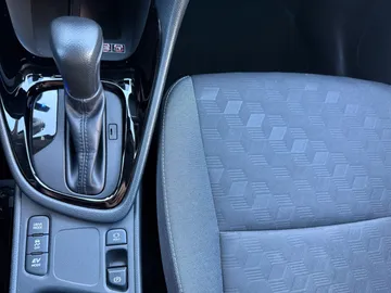 Car image 27