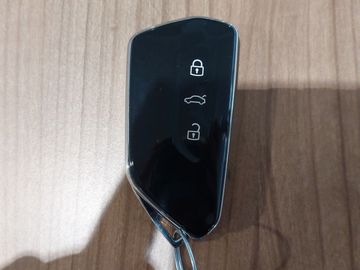 Car image 30