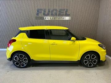 Car image 26