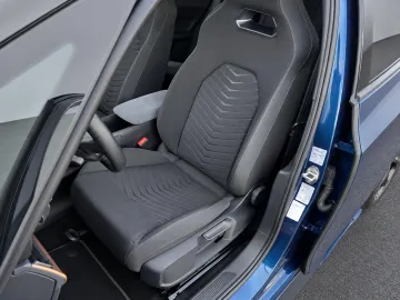 Car image 35