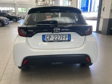 Car image 5