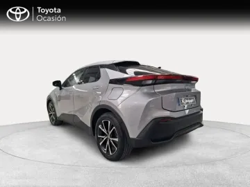 Car image 4