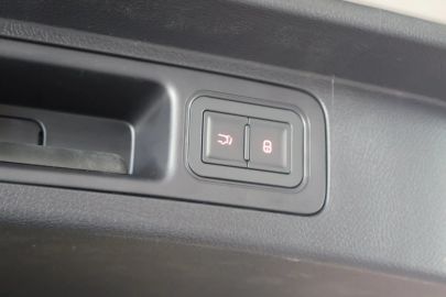 Car image 45