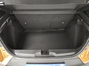 Car image 25