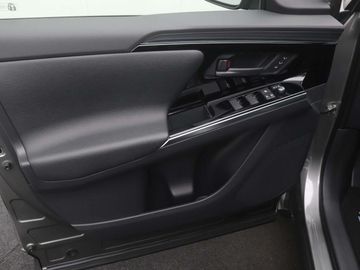 Car image 33