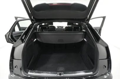 Car image 29