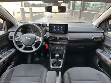 Car image 14