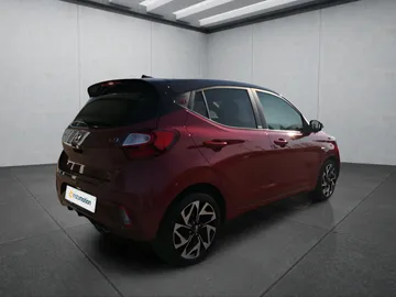 Car image 3