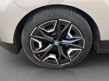 Car image 38