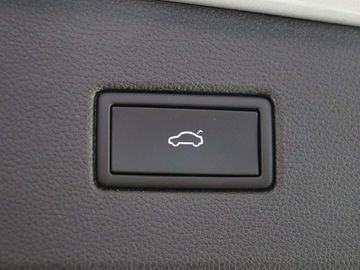 Car image 33