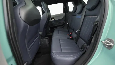 Car image 25