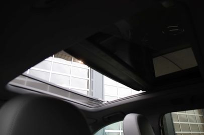 Car image 37