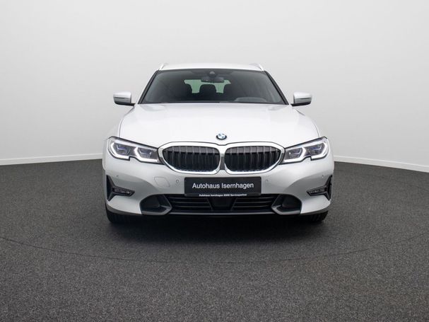 BMW 330i Touring Sport Line 190 kW image number 4