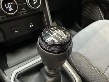 Car image 37