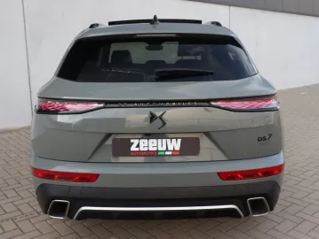 Car image 25