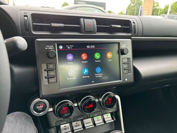 Car image 14