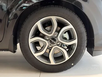 Car image 25