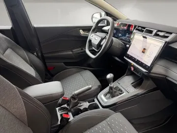 Car image 13