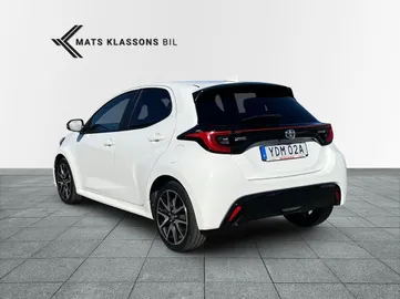 Car image 4