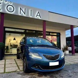 Car image 2