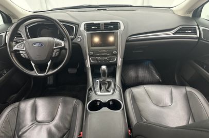 Car image 14