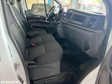 Car image 34