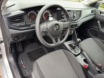 Car image 15