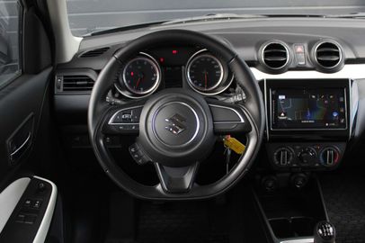 Car image 13