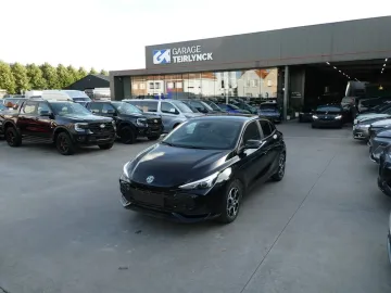 Car image 30