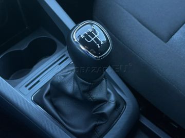 Car image 31