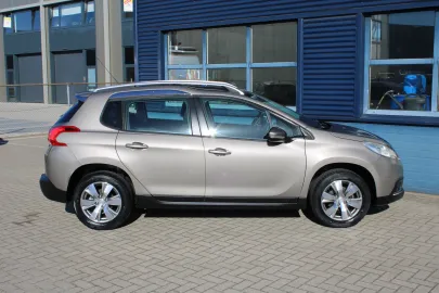 Car image 4
