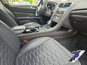 Car image 26