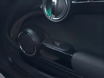 Car image 40