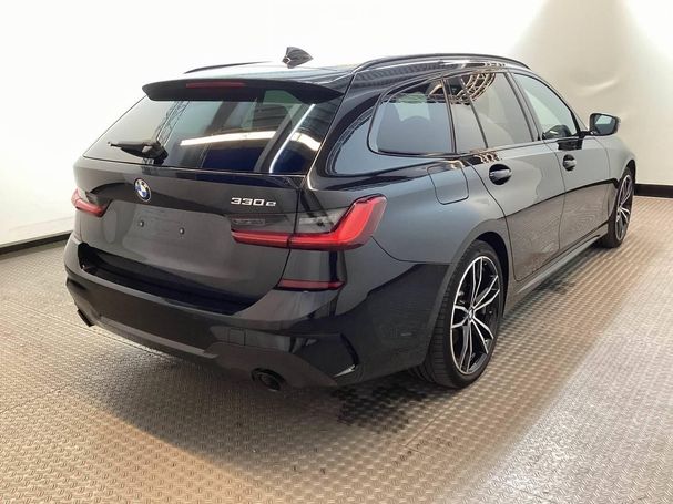 BMW 330 e Touring M Sport 215 kW image number 8