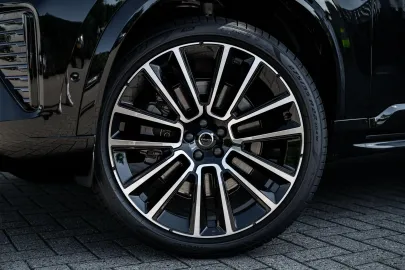 Car image 38
