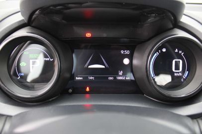 Car image 12