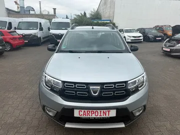 Car image 3