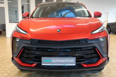 Car image 4